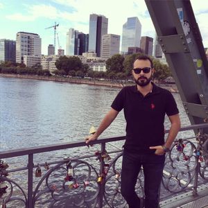 Meet your Posher, Akif